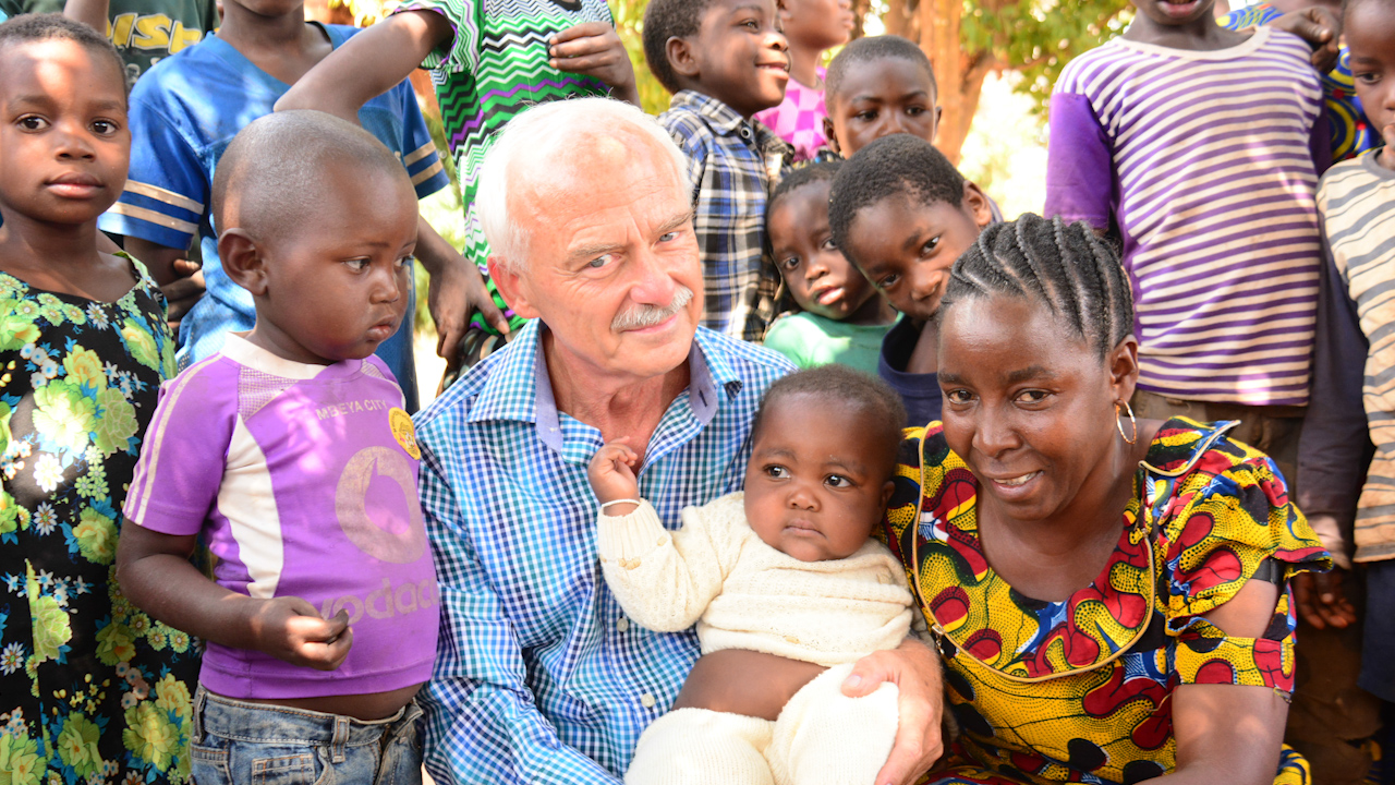 MEgional am 5. September mit einem Afrikabericht von Dr. Armin Friedrich MEgional am 5. September mit einem Afrikabericht von Dr. Armin Friedrich